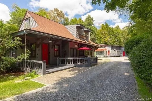 For Sale Exceptional Rental in Stanford - 25 minutes from Bard