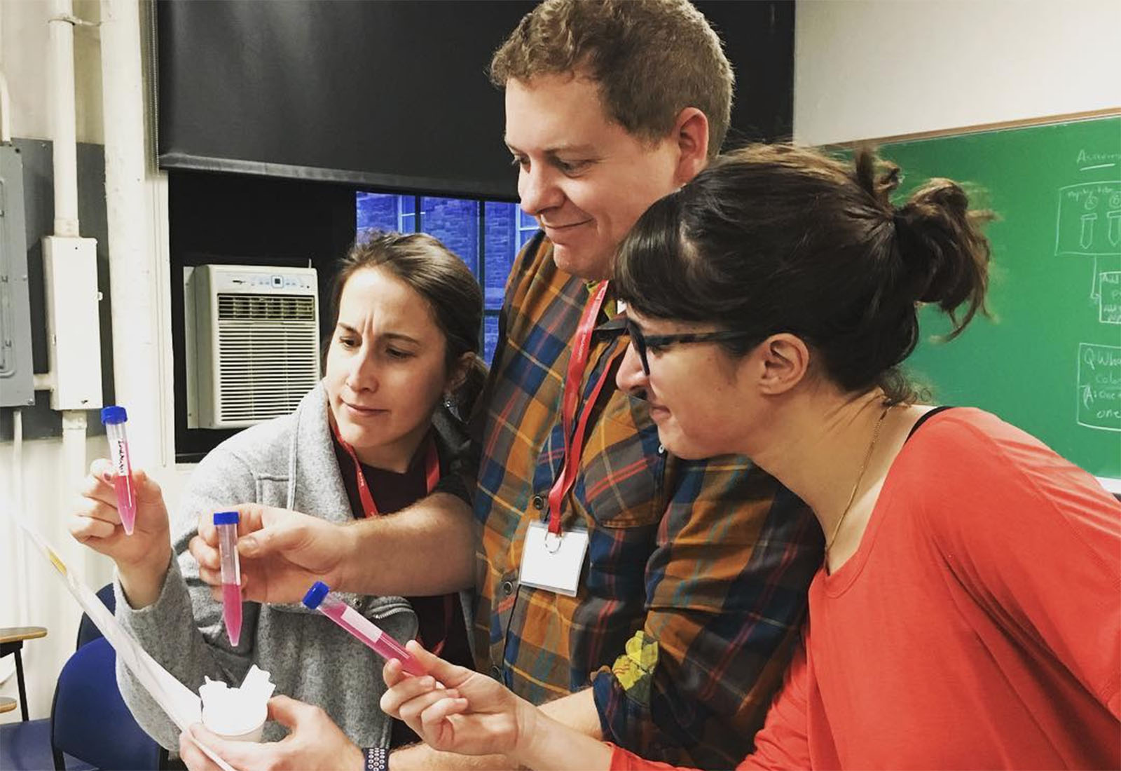 Student engagement fellows train Citizen Science faculty on their water-themed outreach experiments. Photo: @bardcce on Instagram