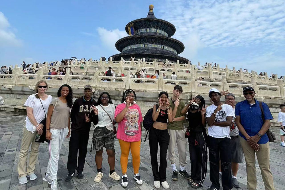 Bard Baltimore students visit Temple of Heaven in Beijing. Photo by&nbsp;Chelsea Nakabayashi